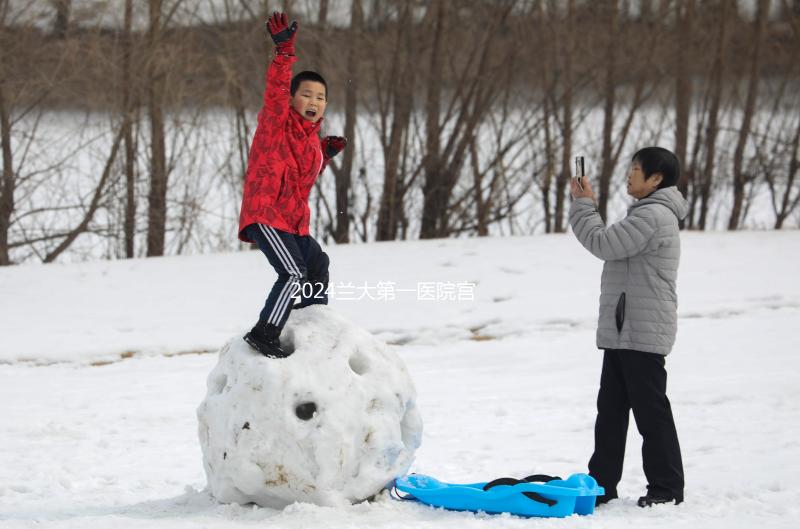 2024蘭大第一醫(yī)院宮腔鏡手術(shù)費用分為不同的局麻或全身麻醉